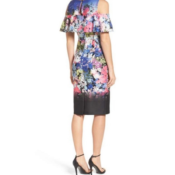 Eci Brand New Cold Shoulder Floral - Picture 4 of 12